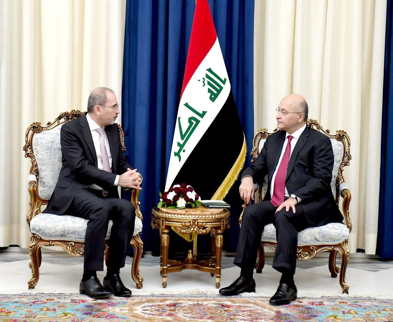 وزير الخارجية أيمن الصفدي مع الرئيس العراقي برهم صالح في بغداد. وزارة الخارجية