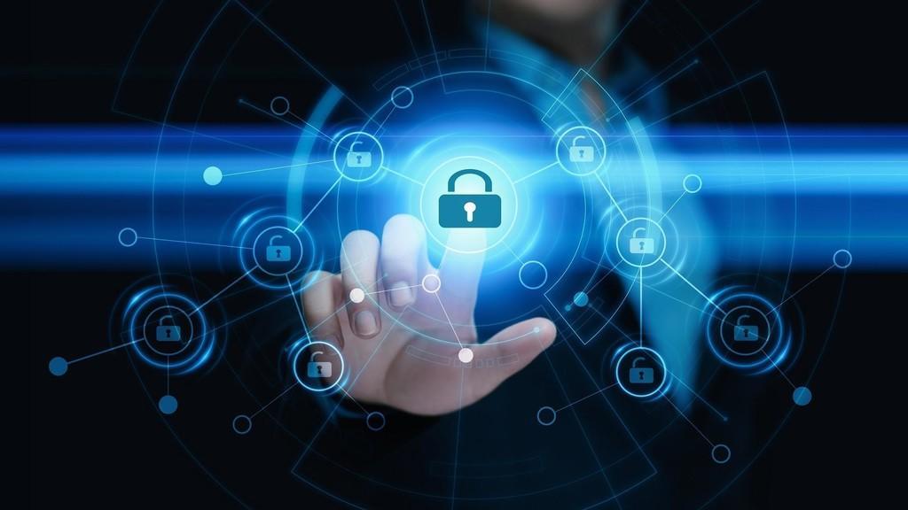 يتألف المركز"من رئيس مُعين بإرادة ملكية، وأعضاء يمثلون وزارة الاقتصاد الرقمي، والبنك المركزي، والقوات المسلحة، والمخابرات العامة، والأمن العام، والمركز الوطني للأمن وإدارة الأزمات". (shutterstock)