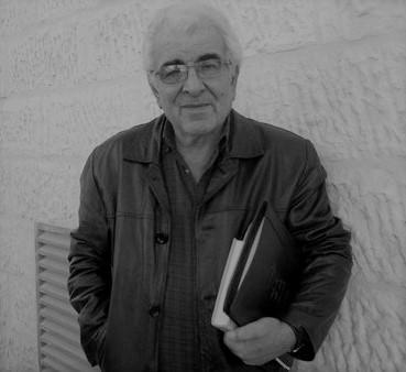 الأديب رسمي أبو علي. (بترا)