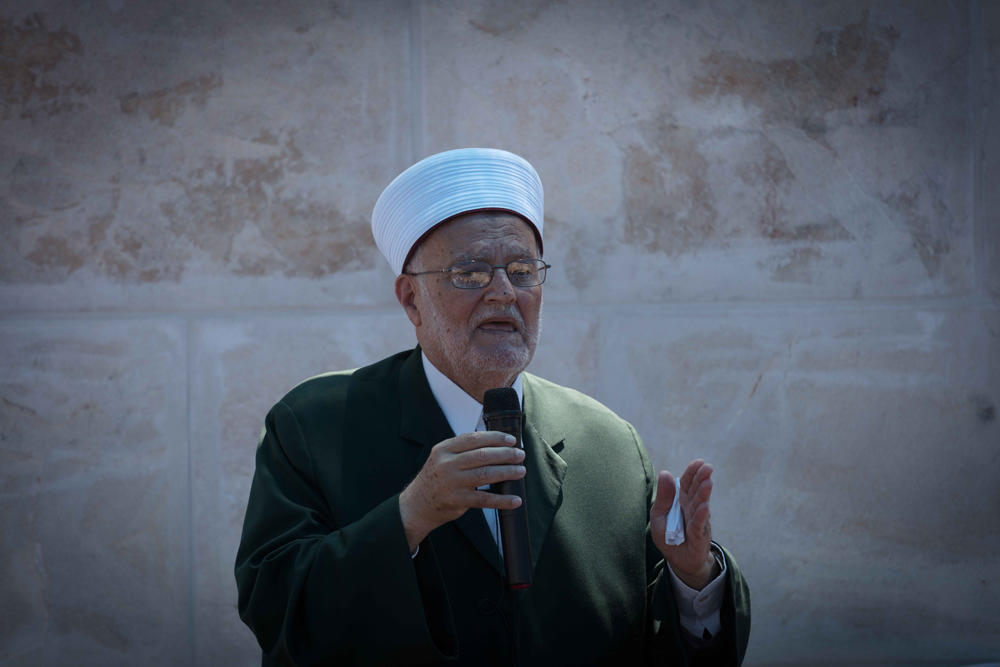 خطيب المسجد الأقصى ورئيس الهيئة الإسلامية العليا عكرمة صبري. (وفا)