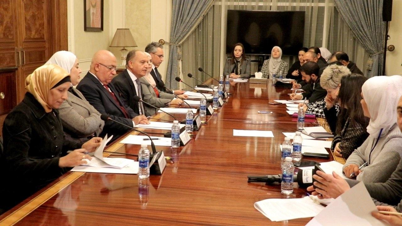 مؤتمر في رئاسة الوزراء، لعرض استعدادات اللجنة التوجيهية لتنظيم مؤتمر "التمكين الاقتصادي للمرأة في الأردن". (رئاسة الوزراء)