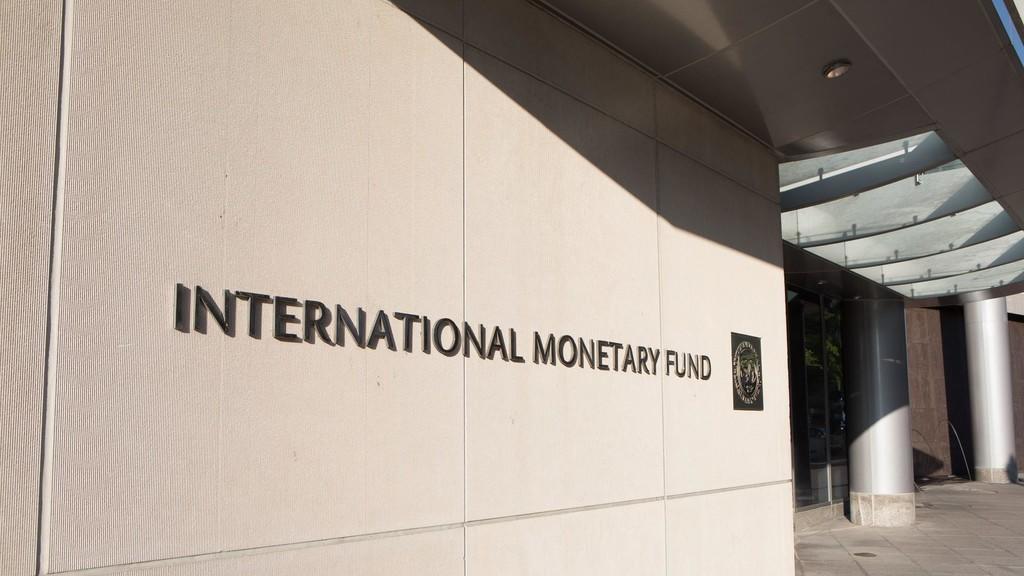 توقع صندوق النقد الدولي أنّ يعطي الاتفاق التجاري الموقع بين الولايات المتحدة والصين، دفعا للاقتصاد العالمي . (shutterstock)