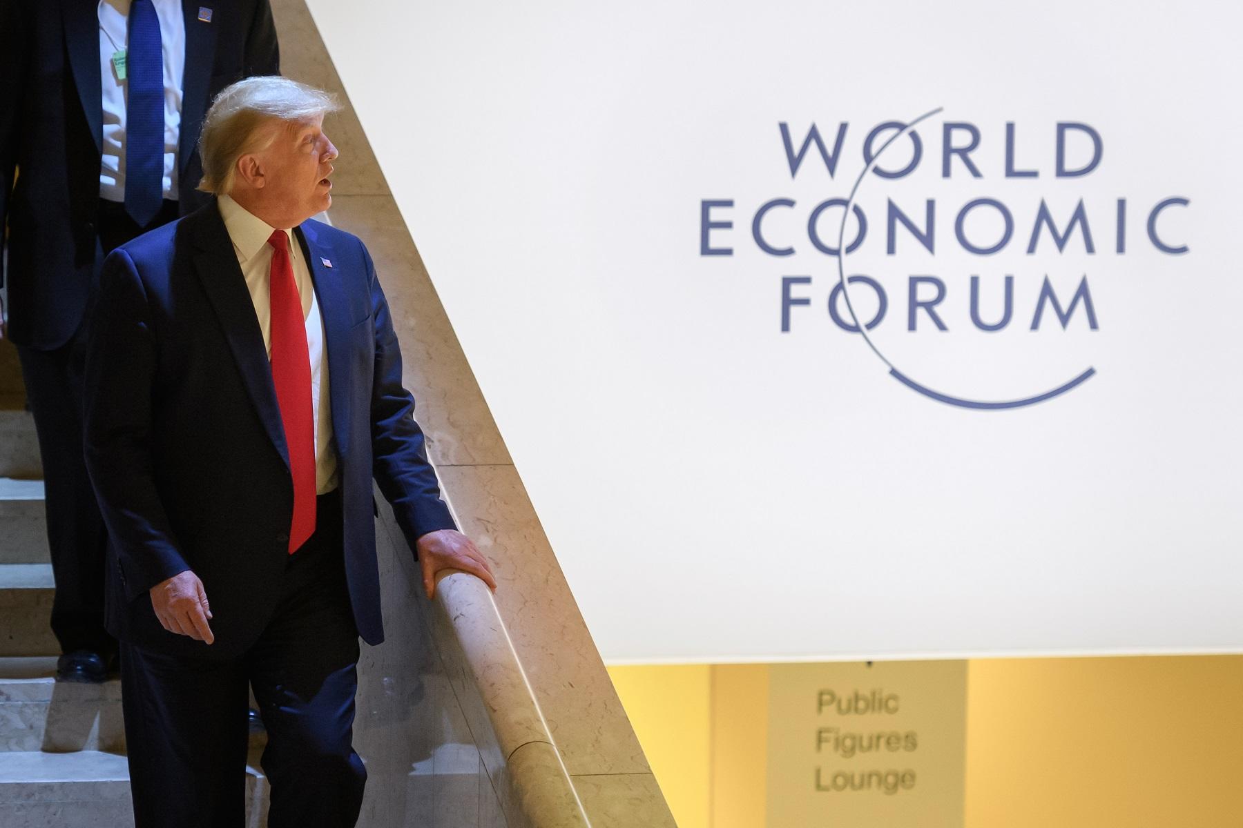 الرئيس الأميركي دونالد ترامب في المنتدى الاقتصادي العالمي في دافوس. 21 يناير 2020. (أ ف ب)