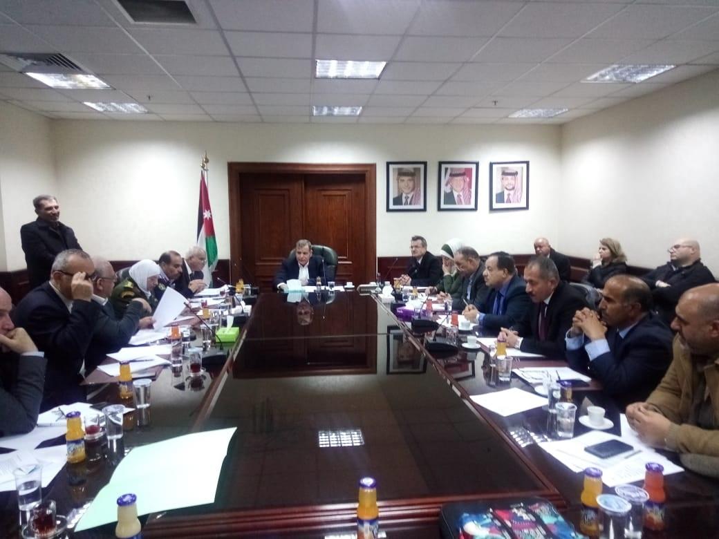 وزير الصحة الدكتور سعد جابر خلال ترؤسه اجتماعاً تنسيقياً للجنة الوطنية للأوبئة وممثلين لعدد من الوزارات والمؤسسات المعنية. وزارة الصحة