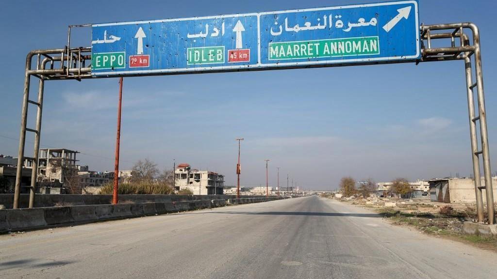 طريق مهجور في معرة النعمان في محافظة إدلب.22 ديسمبر 2019. (عمر الحاج قدور / أ ف ب) 