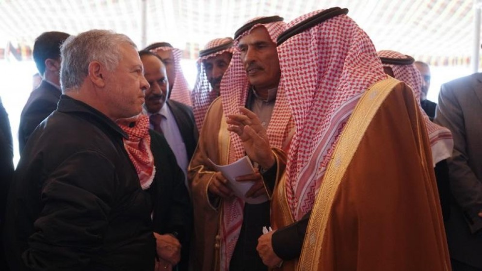 جلالة الملك عبدالله الثاني خلال زيارته منطقة المدورة. (الديوان الملكي الهاشمي)