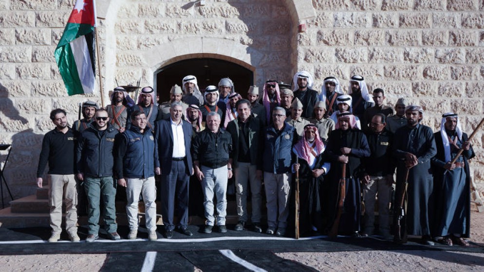 خلال زيارة جلالة الملك عبدالله الثاني منتجع سنام السياحي في وادي رم التابع للشركة الأردنية لإحياء التراث. (الديوان الملكي الهاشمي)