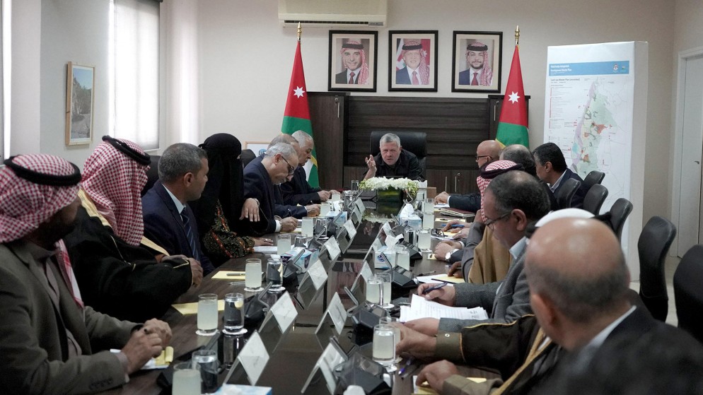 جانب من اجتماع جلالة الملك عبدالله الثاني مع رئيس وأعضاء شركة تطوير وادي عربة. (بترا)