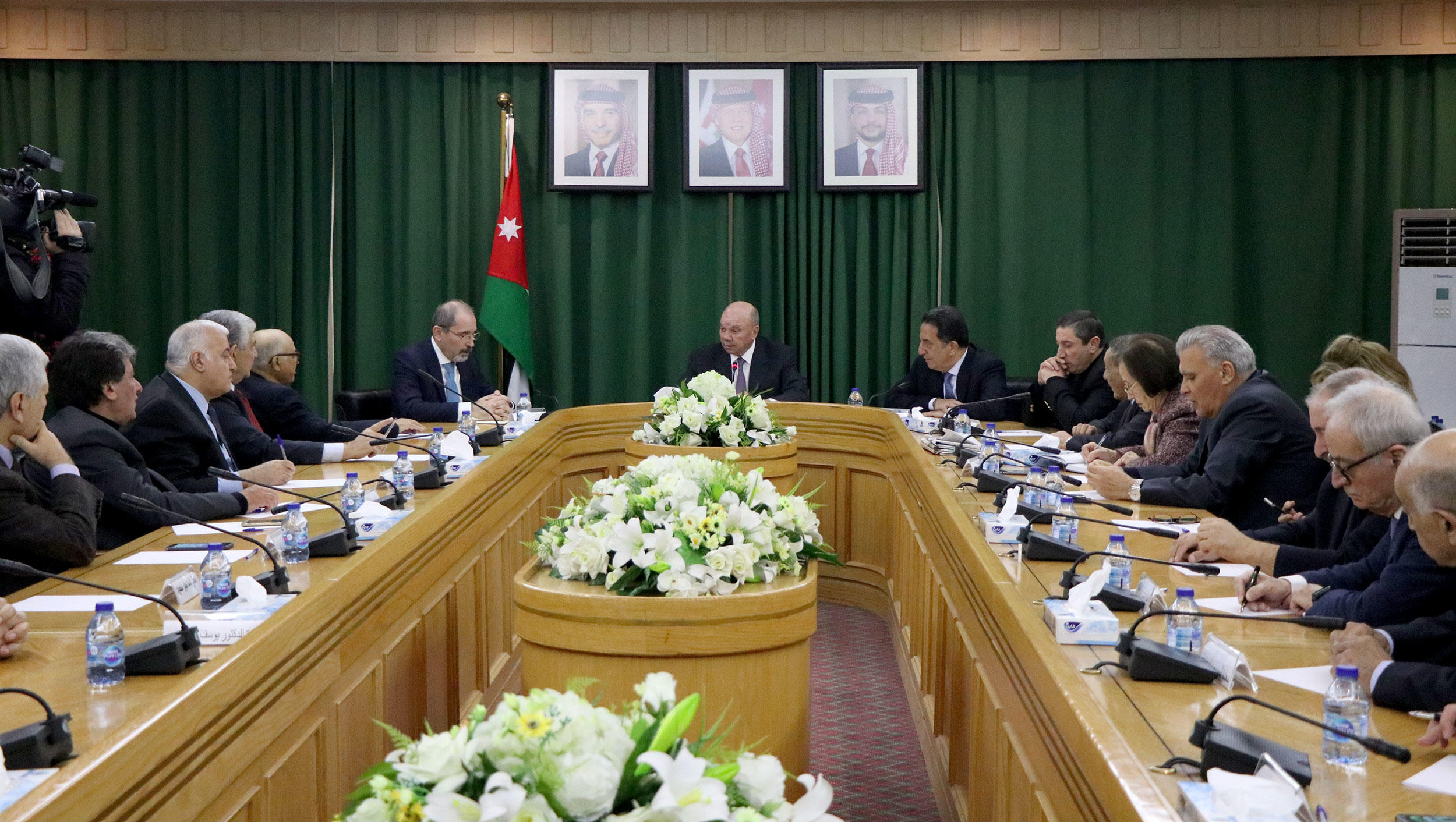 أشاد الفايز بالدبلوماسية الأردنية، التي يقودها جلالة الملك وتعكس مواقف المملكة حيال مختلف القضايا العربية والإقليمية والدولية. (بترا)