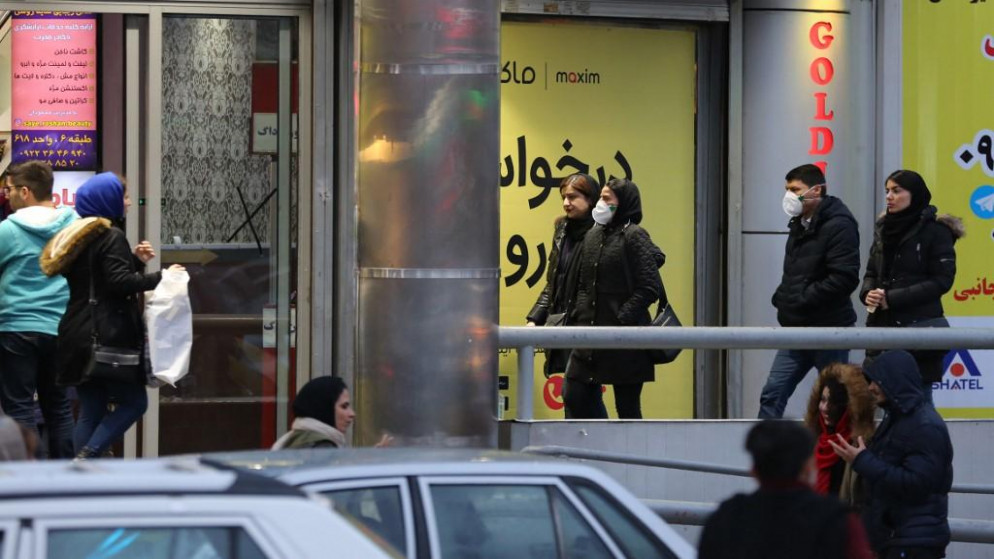 وصل العدد الإجمالي للحالات في إيران إلى 18 بينها أربع وفيات. (أ ف ب)