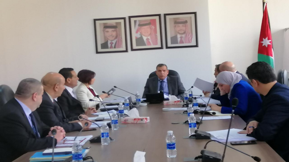 وزير الصحة الدكتور سعد جابر يترأس اجتماعا يبحث الخدمات الصحية والسياحية لزوار الأردن. (وزارة الصحة)
