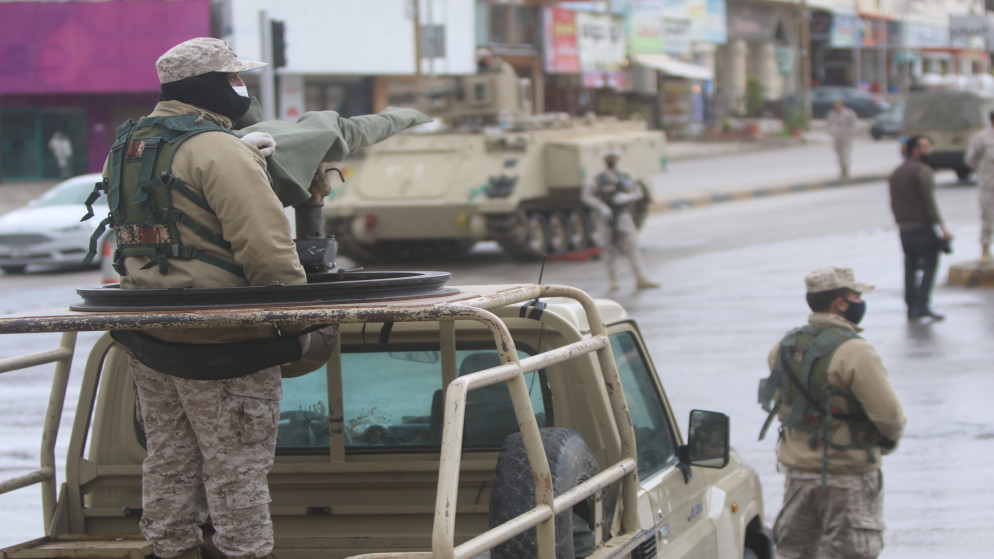 آليات تابعة للقوات المسلحة في مدينة إربد خلال حظر التجول، 1 نيسان/أبريل. (صلاح ملكاوي/ المملكة)