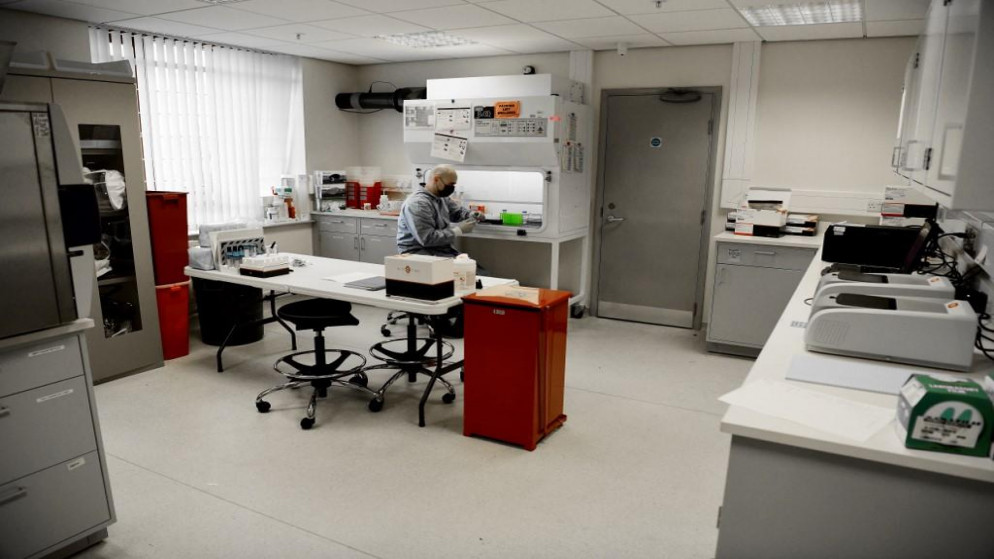 إجراء اختبار فيروس كورونا في مركز تكنولوجيا القوات الجوية الأميركية، 9 نيسان/ أبريل 2020. (أ ف ب)