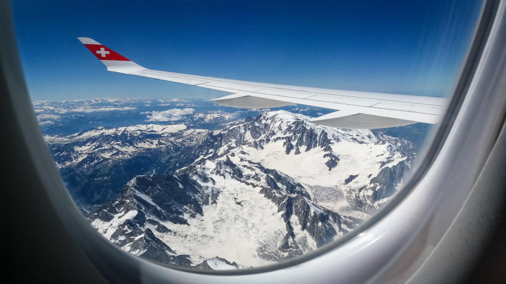 وزارة الخارجية وشؤون المغتربين تواصلت مع السلطات السويسرية لإجلاء الأردنيين عبر الطائرة القادمة من سويسرا إلى الأردن. (shutterstock)