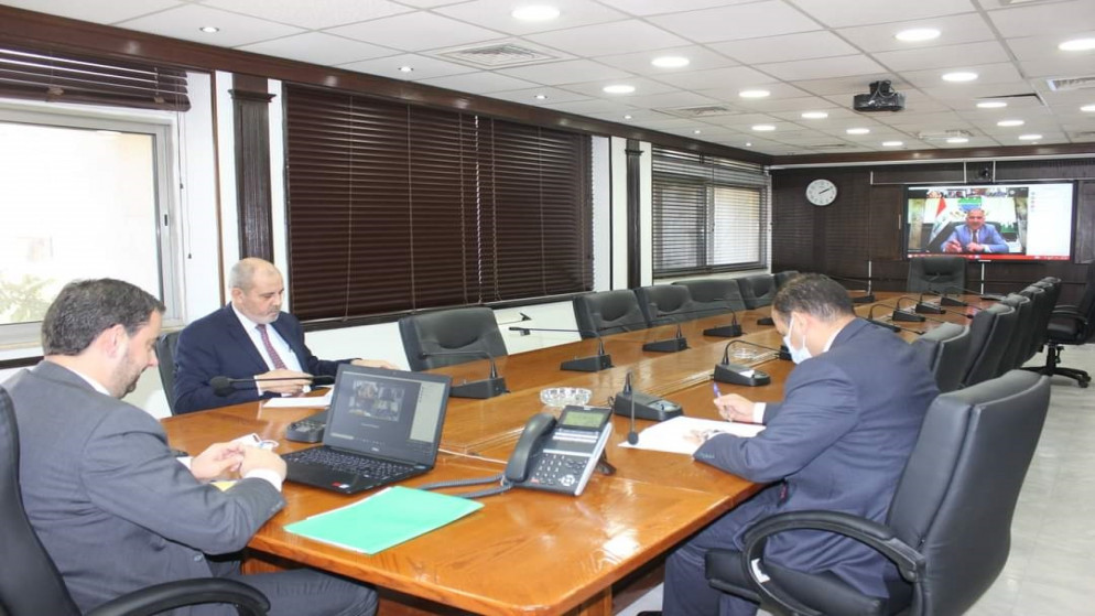 الاجتماع يشارك فيه وزير الصناعة والتجارة والتموين في حكومة تصريف الأعمال، طارق الحموري.