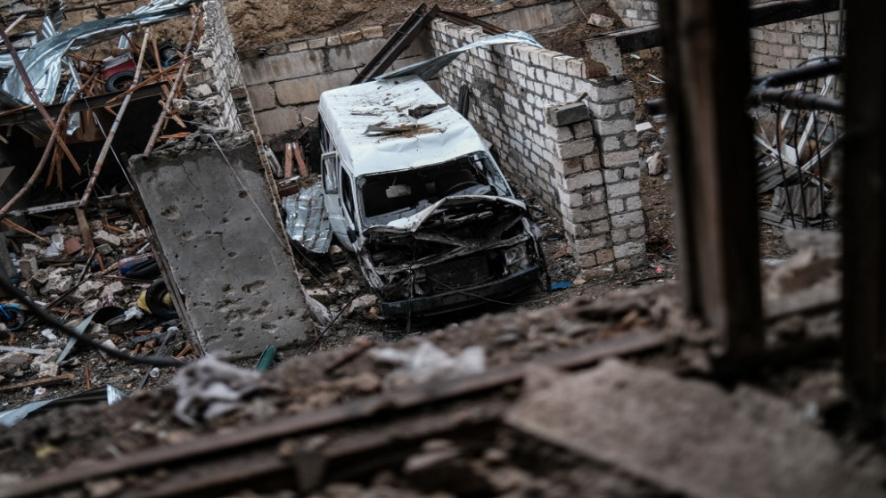 آثار قصف خلال قتال دائر بين أرمينيا وأذربيجان على منطقة ناغورني كارباخ، في مدينة ستيباناكيرت في المنطقة المتنازع عليها، 5 أكتوبر/تشرين الأول 2020. (أ ف ب)