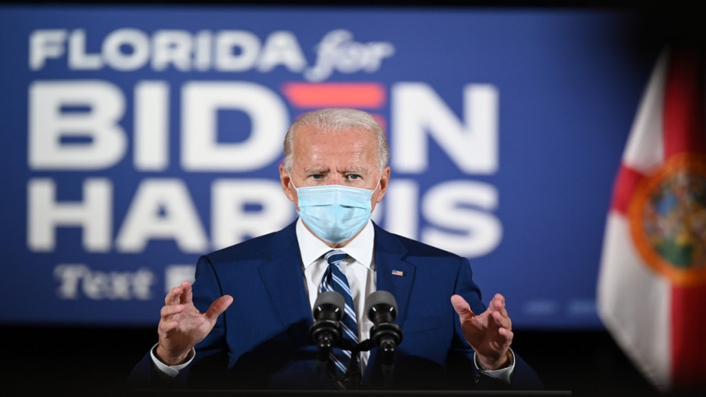 المرشح الديمقراطي للرئاسة جو بايدن يتحدث في فورت لودرديل، فلوريدا، 13 أكتوبر 2020. (أ ف ب)