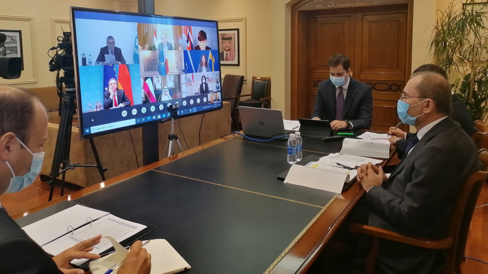 نائب رئيس الوزراء ووزير الخارجية وشؤون المغتربين أيمن الصفدي خلال ترؤسه الحوار الاستراتيجي الوزاري لدعم "أونروا". (وزارة الخارجية)