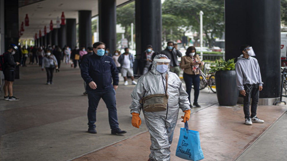 تم تسجيل إصابات بالفيروس في أكثر من 210 دول ومناطق منذ اكتشاف أولى حالات الإصابة في الصين في ديسمبر/ كانون الأول 2019. (أ ف ب)
