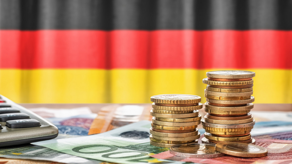 حددت ألمانيا الحد الأدنى للأجور عند 8.50 يورو في الساعة في 2015 ثم رفعته في 2017 إلى 8.84 يورو ثم إلى 9.35 يورو في 2020. (shutterstock)