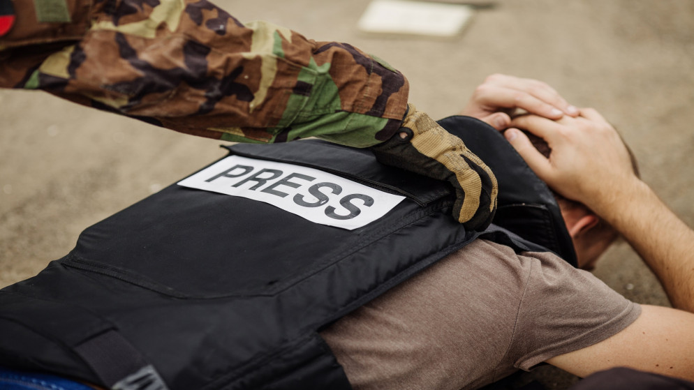 قُتل ما يقرب من 1200 صحفي أثناء أداء واجبهم الإعلامي، وإيصال المعلومة إلى الجمهور العام بين عامي (2006 - 2019). (shutterstock)