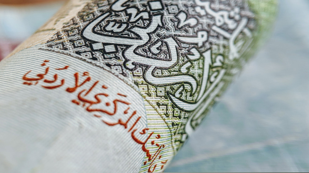 أشار التقرير إلى ارتفاع كلفة إرسال 200 دولار إلى منطقة الشرق الأوسط في الربع الثالث من 2020 إلى 7.5%، مقارنة بما بلغ 6.8 في الفترة نفسها من 2019. (shutterstock)