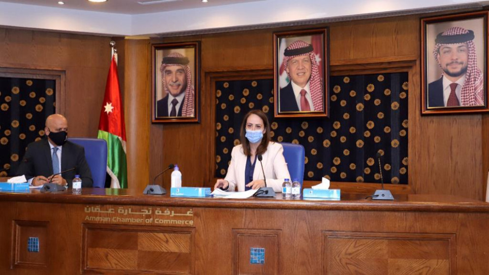 وزيرة الصناعة والتجارة والتموين مها علي  خلال لقاء مع  مجلس إدارة غرفة تجارة عمّان. (غرفة تجارة عمان)