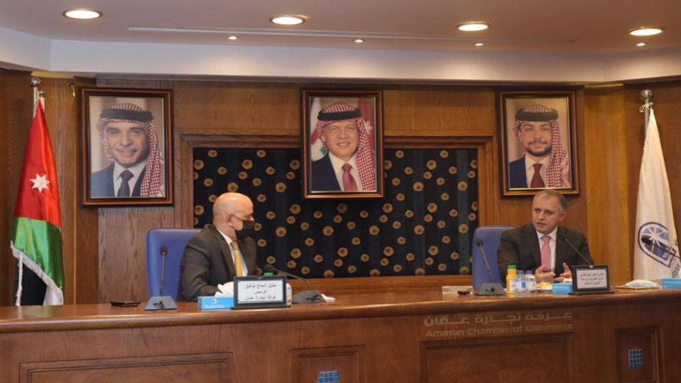 وزير العمل، وزير الدولة لشؤون الاستثمار معن القطامين ورئيس غرفة تجارة عمّان خليل الحاج توفيق. (غرفة تجارة عمّان)