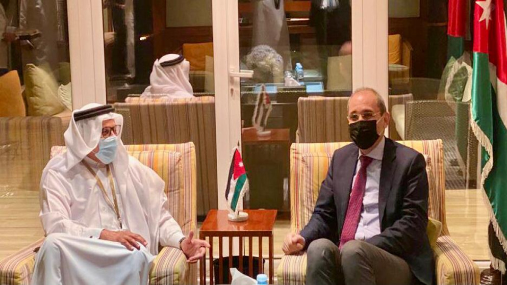لقاء نائب رئيس الوزراء وزير الخارجية وشؤون المغتربين أيمن الصفدي مع وزير خارجية مملكة البحرين، عبداللطيف الزياني. (وزارة الخارجية)