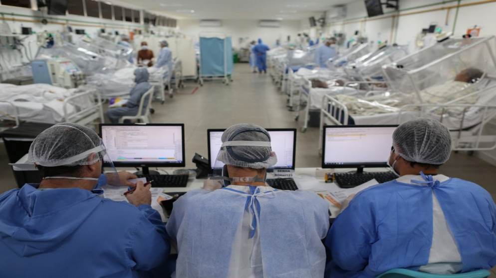 وحدة العناية المركزة التي تعالج مرضى فيروس كورونا في مستشفى جيلبرتو نوفايس في البرازيل. 20/05/2020. (مايكل دانتاس / أ ف ب)