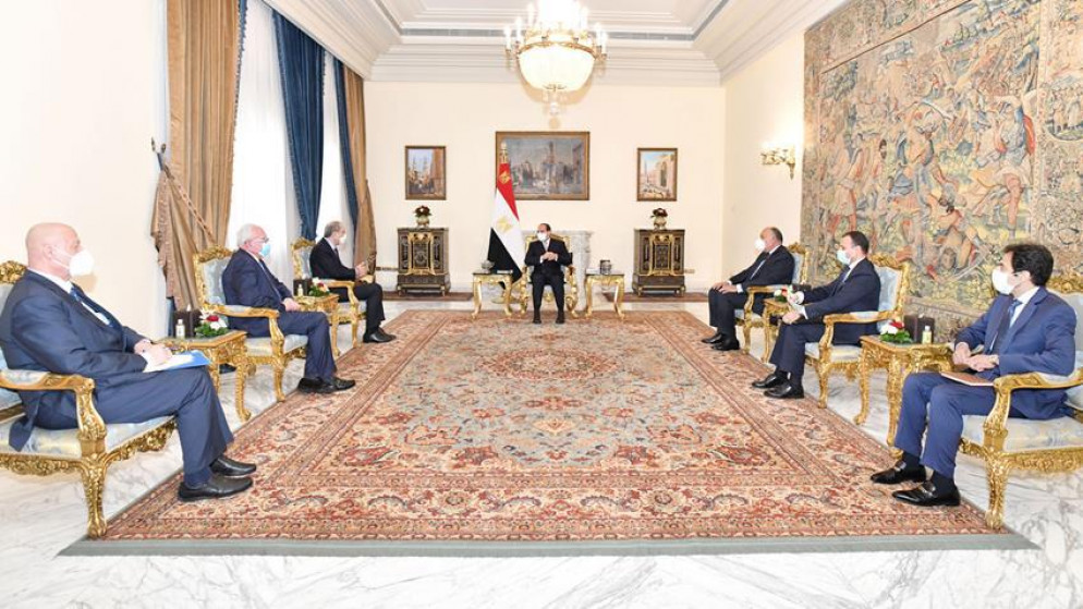 اجتماع وزير الخارجية وشؤون المغتربين أيمن الصفدي مع الرئيس المصري عبد الفتاح السيسي. (وزارة الخارجية)