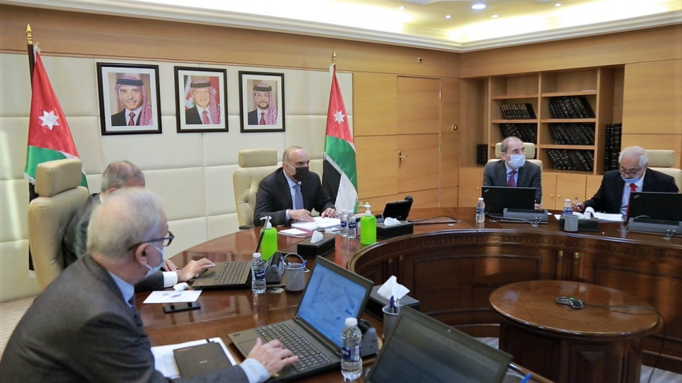 جلسته عقدها مجلس الوزراء برئاسة رئيس الوزراء الدكتور بشر الخصاونة (صفحة الرئاسة على الفيس بوك)