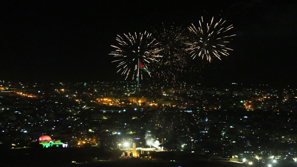 ألعاب نارية في سماء العاصمة عمّان احتفالا بعيد الاستقلال 74. (صلاح ملكاوي/ المملكة)