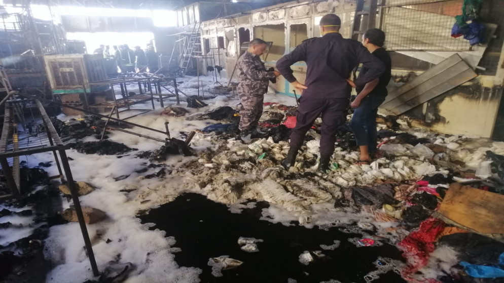 محل تجاري في سوق الرواق في محافظة العقبة بعد إخماد حريق فيه. (نزار الصرايرة/ المملكة)