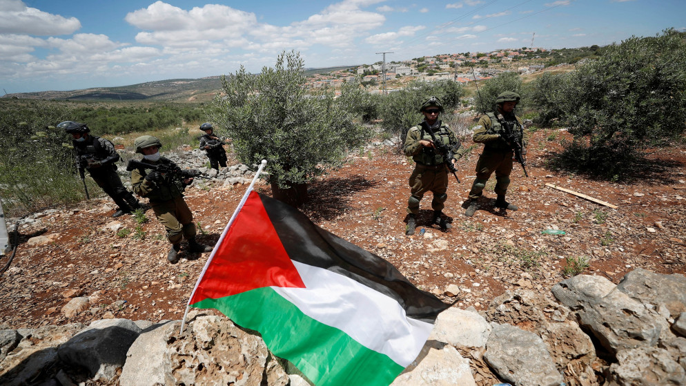 تعهد رئيس الوزراء الإسرائيلي، بنيامين نتنياهو، اتخاذ خطوات نحو الضم في 1 تموز/يوليو، على الرغم من الإدانة الدولية الواسعة. (رويترز)