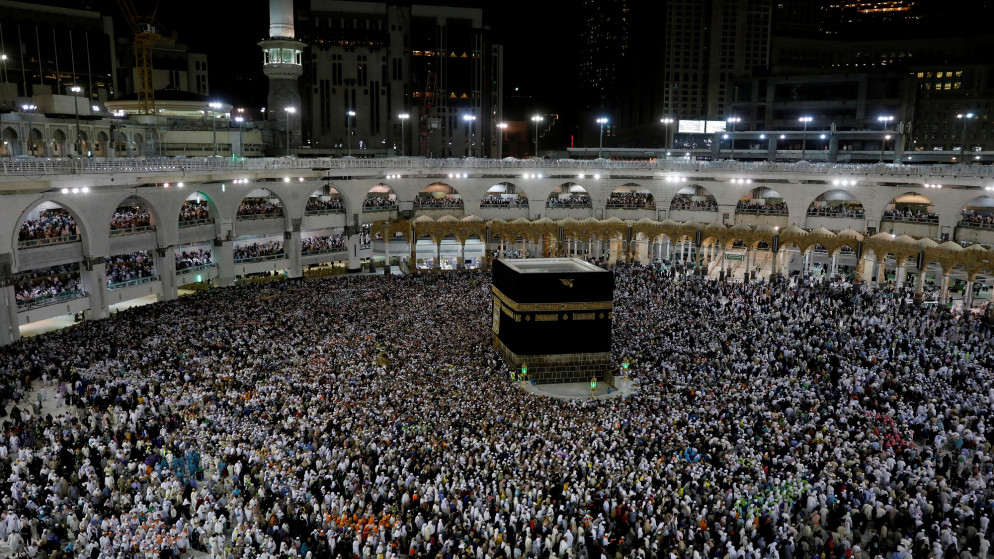 وزير الشؤون الدينية الماليزي: سفر 31.600 حاج ماليزي إلى مكة هذا العام، ليس آمنا، بسبب الفيروس. (رويترز)