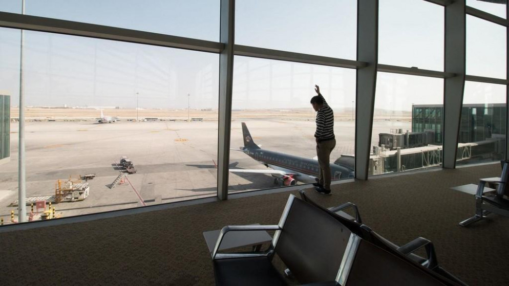 منح تصاريح لمطاري الملكة علياء الدولي في عمّان والملك الحسين في العقبة، إضافة لشركات الطيران المحلية، للبدء بتشغيل الرحلات الداخلية. (shutterstock)