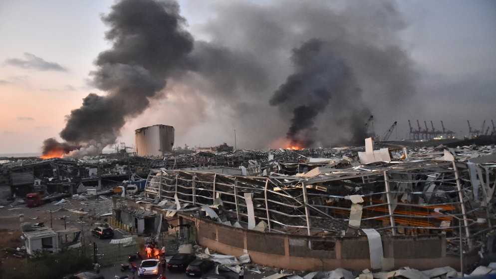 نظرة عامة على مشهد انفجار في مرفأ العاصمة اللبنانية بيروت، 4 أغسطس 2020. (أ ف ب)