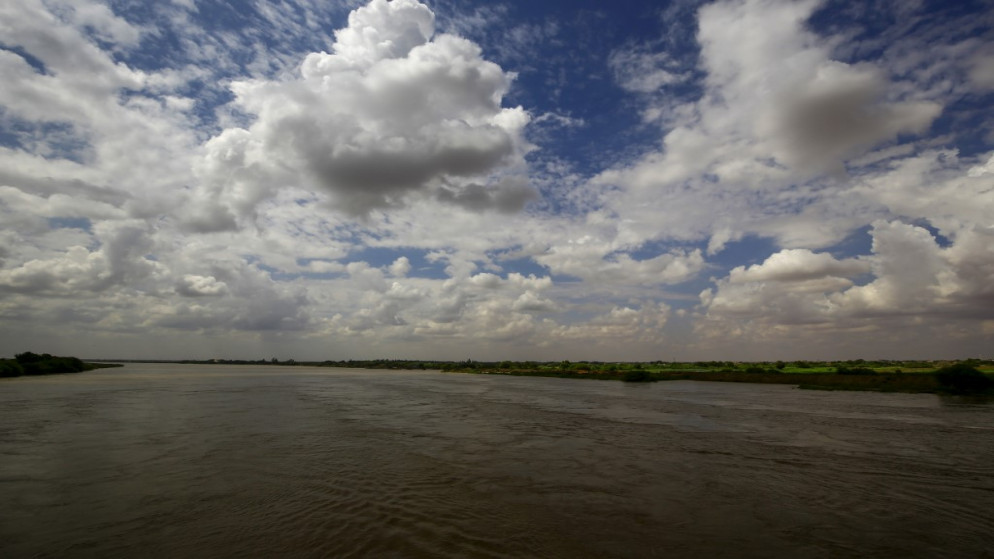 نهر النيل الأزرق الذي غمره الفيضان في بلدة العسيلات على بعد 50 كم جنوب شرقي العاصمة الخرطوم . 6 أغسطس 2020 . (أشرف شاذلي / أ ف ب)
