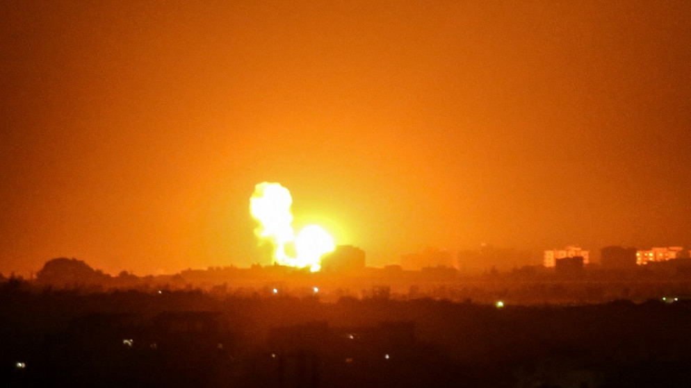 قوات الاحتلال الإسرائيلي بعد قصفها أهدافا في قطاع غزة. (أ ف ب)