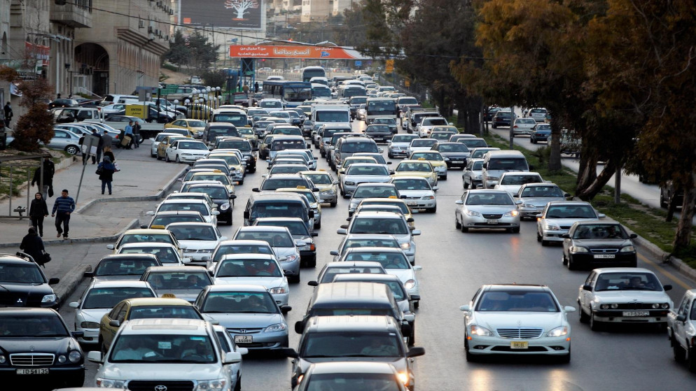 سيارات في شارع رئيسي في عمّان. صلاح ملكاوي / المملكة