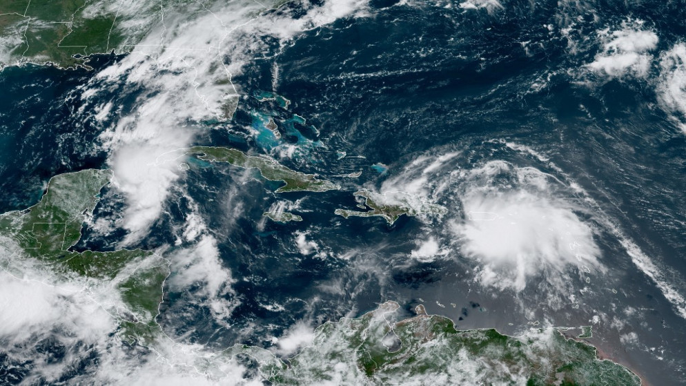 العاصفة الاستوائية لورا فوق بورتوريكو وتقترب من هايتي، 22 أغسطس 2020. (أ ف ب)