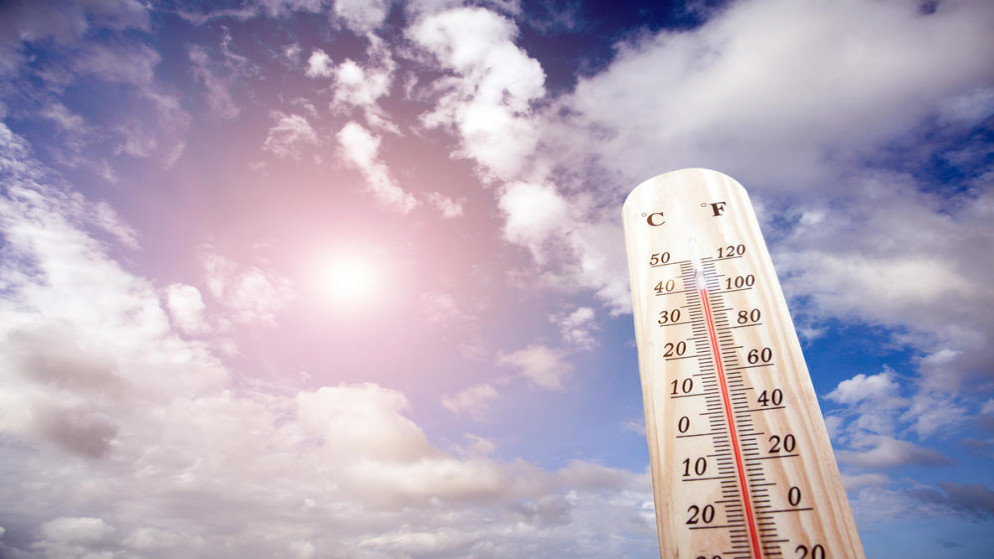 حذرت دائرة الأرصاد الجوية من التعرض المباشر لأشعة الشمس خلال فترة الظهيرة (shutterstock)