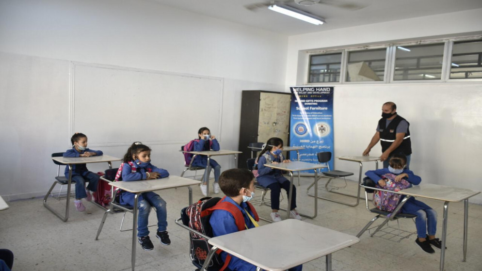 يأتي تسليم المقاعد ضمن الجهود التي تبذلها الهيئة لدعم القطاع التعليمي ودعم المدارس الحكومية بالتنسيق مع وزارة التربية والتعليم. (الهيئة الخيرية الأردنية الهاشمية)