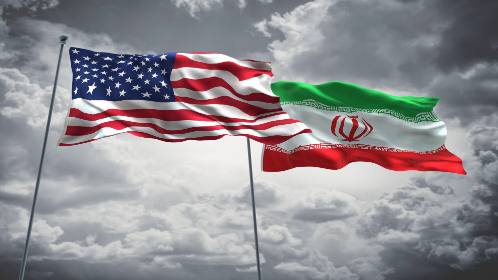 علما الولايات المتحدة وإيران. (shuterstock)