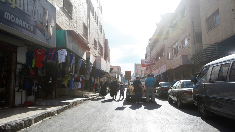 سوق ألبسة في محافظة إربد. (صلاح ملكاوي / المملكة)