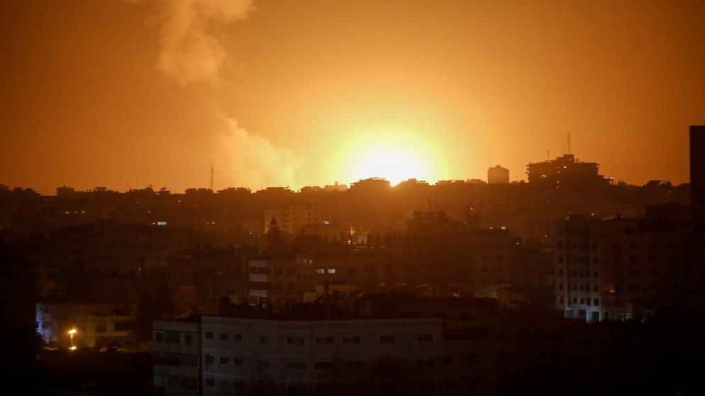 صورة أرشيفية لقصف إسرائيلي لمناطق في قطاع غزة. (وفا)