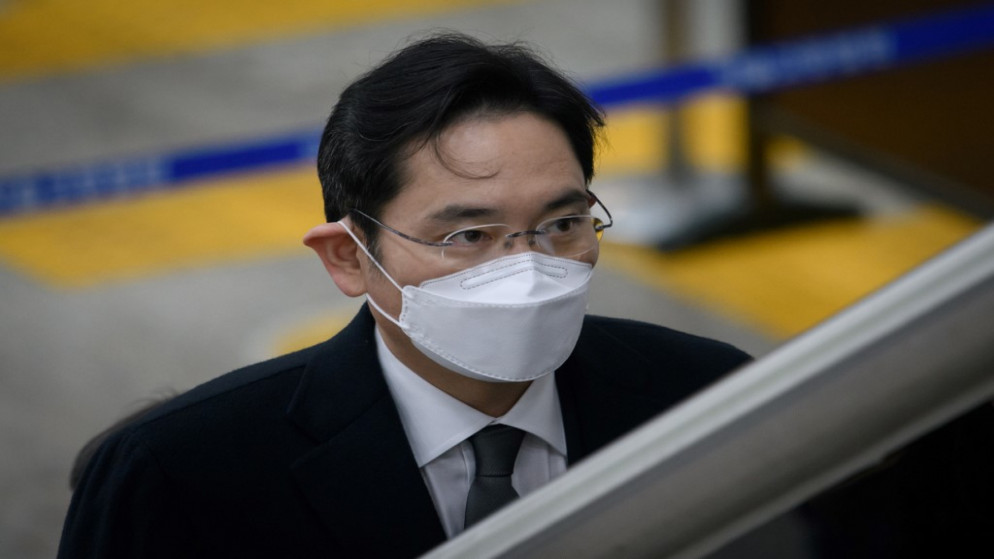 وصول وريث مجموعة سامسونغ الكورية الجنوبية لي جاي يونغ، إلى المحكمة في سيول .18 يناير 2021.(إد جونز / أ ف ب)