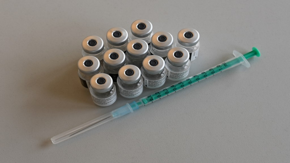 عبوة لقاح فايزر/بيونتيك في مركز تطعيم جنوبي ألمانيا، 10 كانون الثاني/يناير 2021. (أ ف ب)