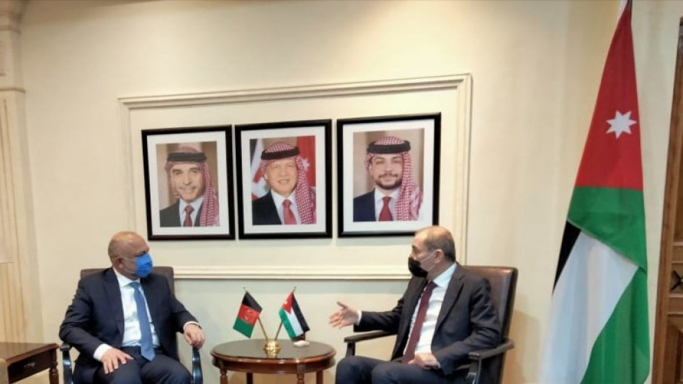 لقاء وزير الخارجية أيمن الصفدي مع وزير خارجية جمهورية أفغانستان الإسلامية، محمد حنيف أتمر. (وزارة الخارجية)